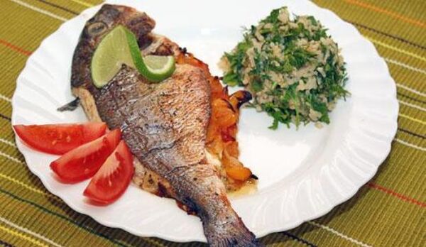 Follow fish with salad on the gout diet menu