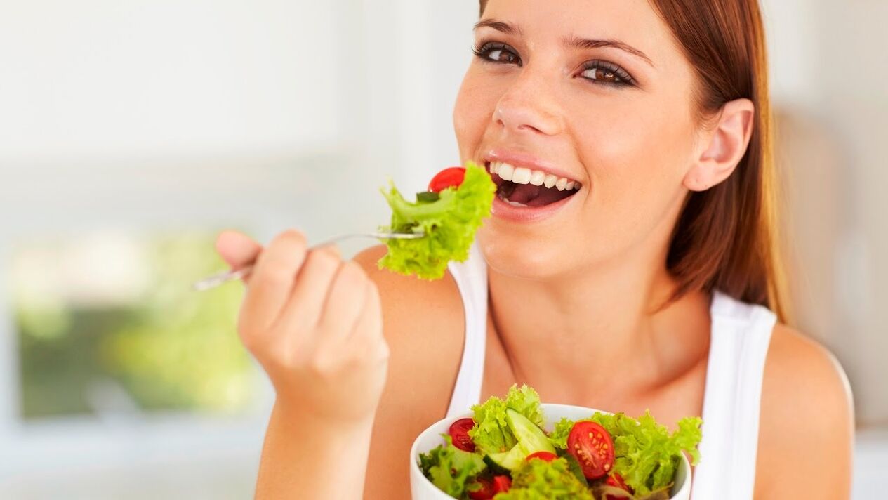 eating a green salad on a lazy diet